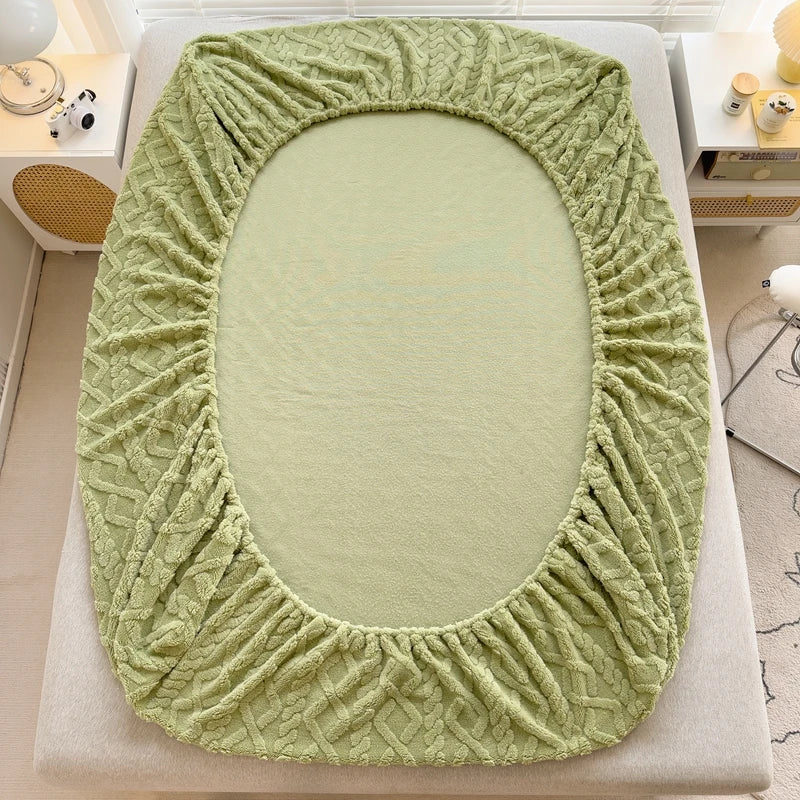 3D Embossed Velvet Bed Cover – Winter Warm Fitted Mattress Protector & Thickened Bedsheet