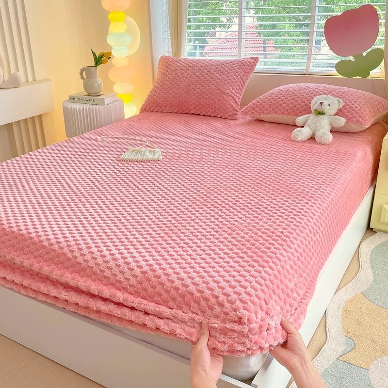 Warm Fitted Sheet Soft Velvet Bed Cover – Double Bedsheet Winter Mattress Protector Bed Linen (Pillowcase Sold Separately)