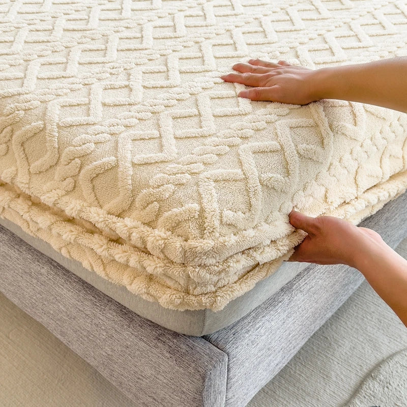 3D Embossed Velvet Bed Cover – Winter Warm Fitted Mattress Protector & Thickened Bedsheet