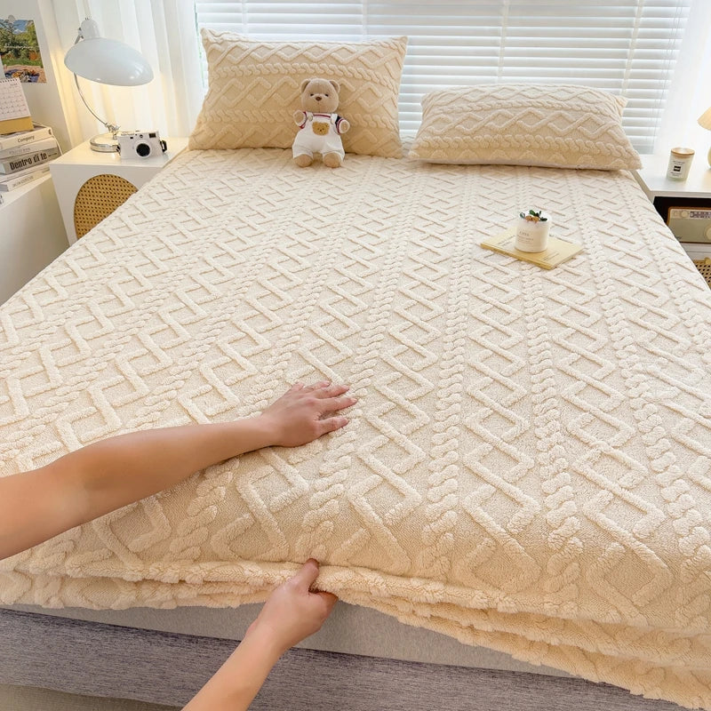 3D Embossed Velvet Bed Cover – Winter Warm Fitted Mattress Protector & Thickened Bedsheet