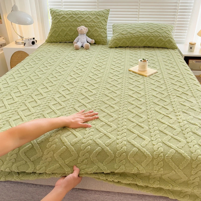 3D Embossed Velvet Bed Cover – Winter Warm Fitted Mattress Protector & Thickened Bedsheet