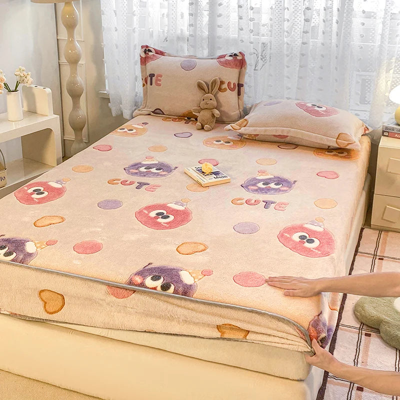 New Snowflake Velvet Fitted Sheet – Winter Warm Cartoon Print Bed Cover for Bedroom & Apartment