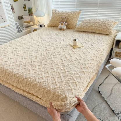 3D Embossed Velvet Bed Cover – Winter Warm Fitted Mattress Protector & Thickened Bedsheet