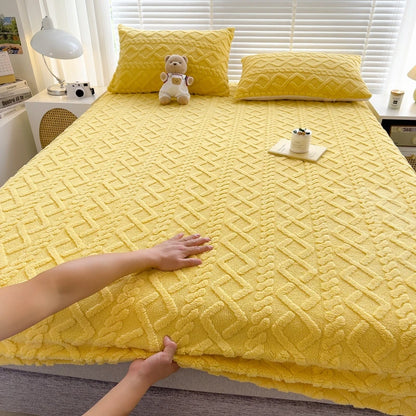 3D Embossed Velvet Bed Cover – Winter Warm Fitted Mattress Protector & Thickened Bedsheet