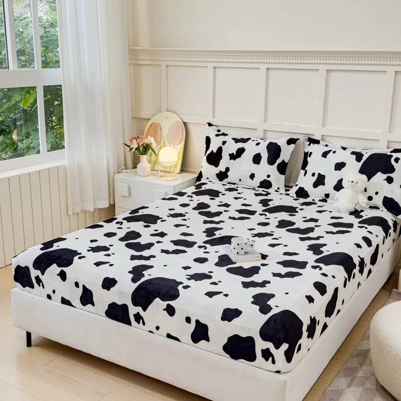 Milk Velvet Thickened Fitted Sheet – Soft Warm Winter Bedding Cow Print Dustproof Mattress Protector for Bedroom & Guest Room