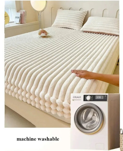 Soft Warm Plush Mattress Protector Cover – Winter Couple Fitted Sheet, Black & White Plaid Elastic Bed Protection Pad
