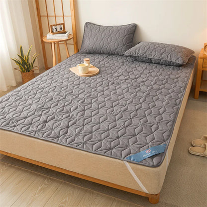 Waterproof Mattress Topper | Quilted Protector Pad | Elastic Band Fitted Bedspread | Winter Mattress Cover for Single & Double Beds (140/160 cm)