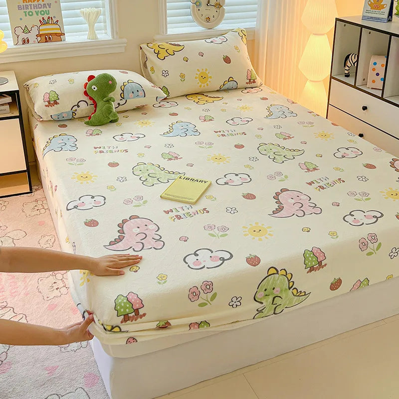 Milk Velvet Cartoon Printed Fitted Sheet – Plush Warm Mattress Protective Cover for Winter, Skin-Friendly Bed Cover for Dorm & Home