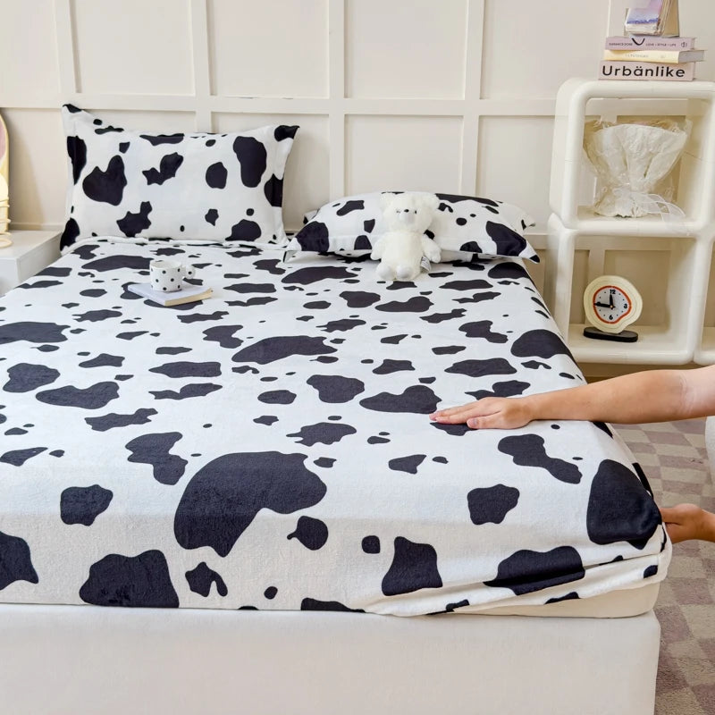 Milk Velvet Thickened Fitted Sheet – Soft Warm Winter Bedding Cow Print Dustproof Mattress Protector for Bedroom & Guest Room