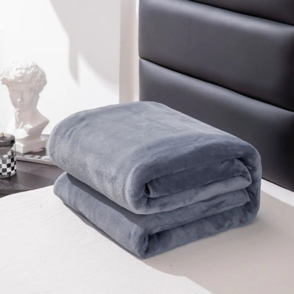 Simple & Plain Colored Plush Blanket – Thickened Farley Plush Multifunctional Cover