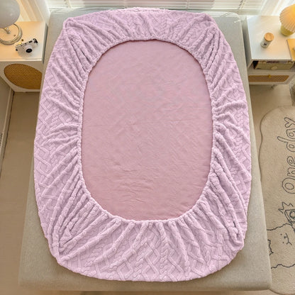 3D Embossed Velvet Bed Cover – Winter Warm Fitted Mattress Protector & Thickened Bedsheet