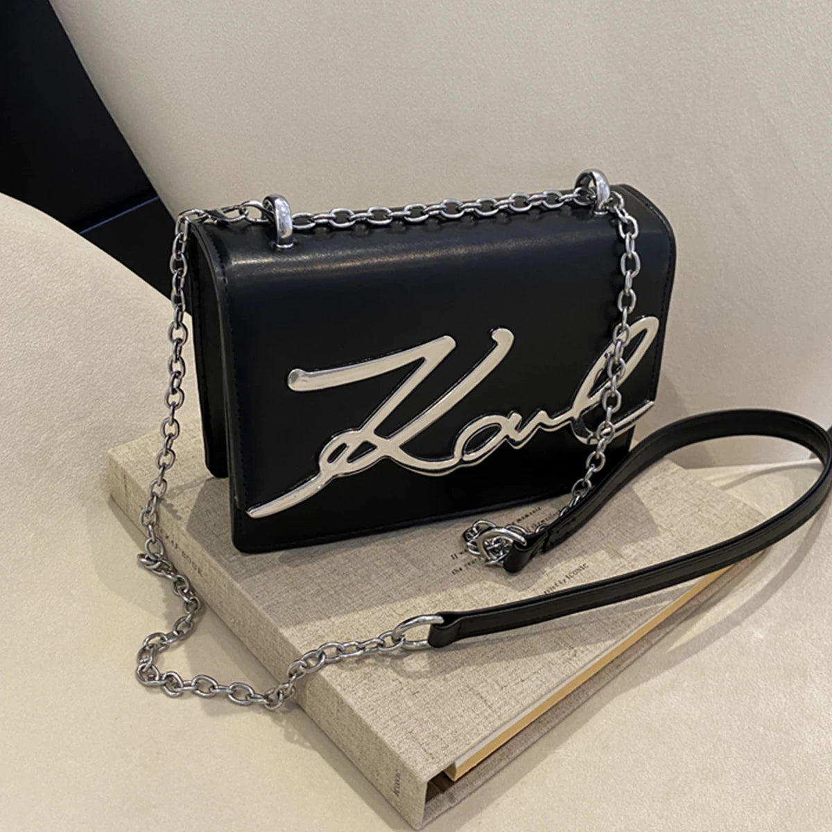 Fashionable Women’s Crossbody Bag – Solid Color Shoulder Bag with Metal Letter Logo & Chain-Link Strap