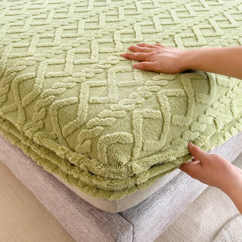 3D Embossed Velvet Bed Cover – Winter Warm Fitted Mattress Protector & Thickened Bedsheet