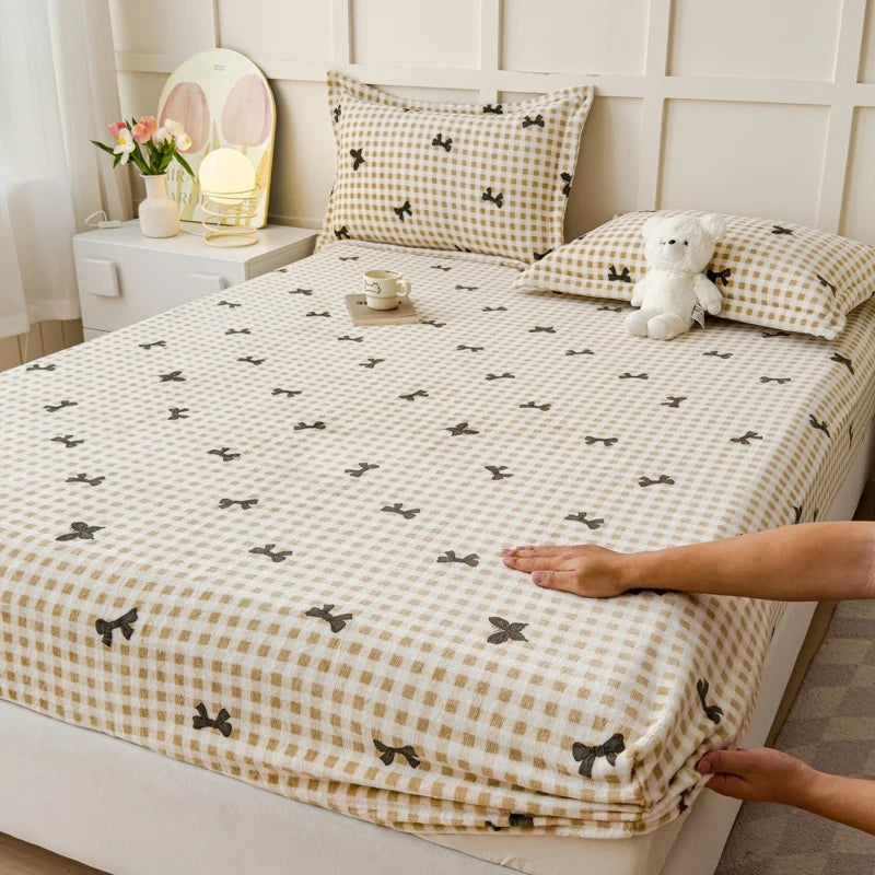 Milk Velvet Thickened Fitted Sheet – Soft Warm Winter Bedding Cow Print Dustproof Mattress Protector for Bedroom & Guest Room