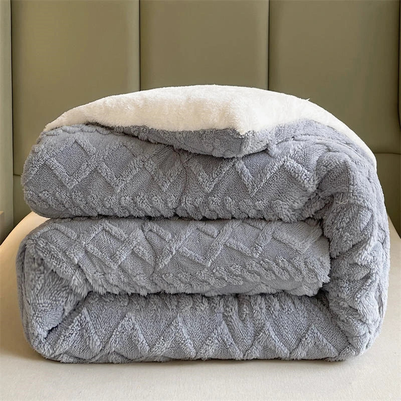 Super Thick Winter Warm Blanket – Artificial Lamb Cashmere Weighted Quilt Comforter for Bed