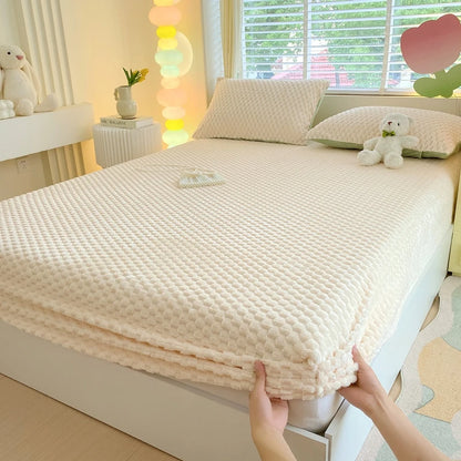 Warm Fitted Sheet Soft Velvet Bed Cover – Double Bedsheet Winter Mattress Protector Bed Linen (Pillowcase Sold Separately)