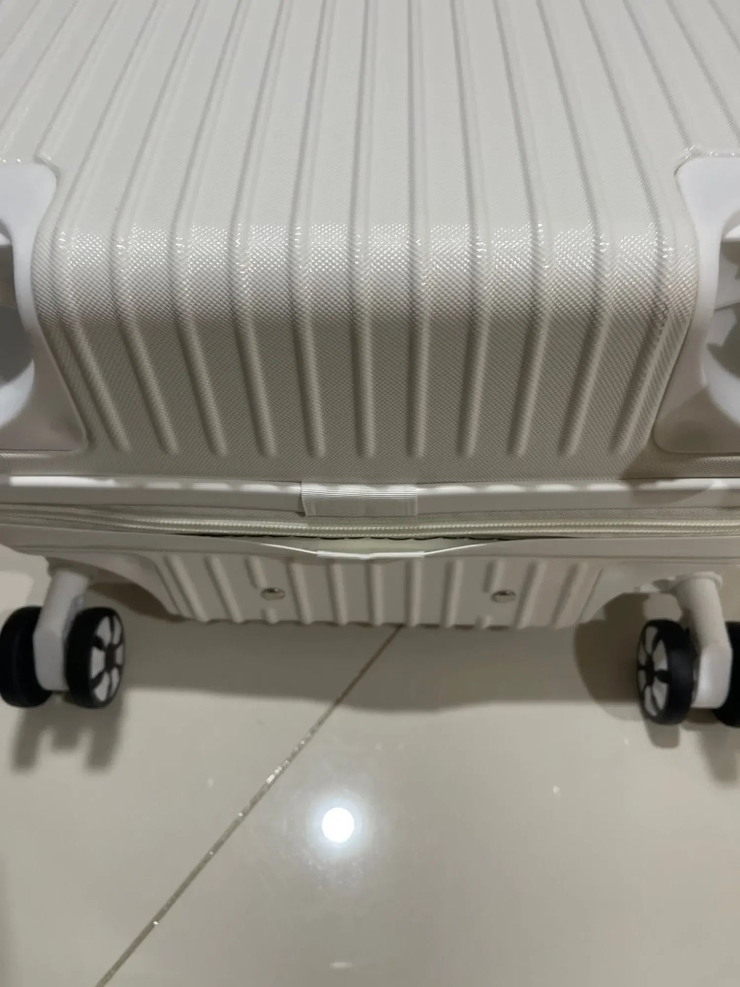 100% Aluminum Magnesium Alloy Travel Luggage – Trolley Carry-On & Checked Luggage 20", 22", 24", 26", 28" with Cup Holder