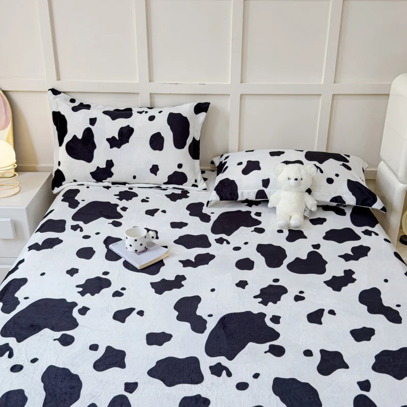 Milk Velvet Thickened Fitted Sheet – Soft Warm Winter Bedding Cow Print Dustproof Mattress Protector for Bedroom & Guest Room