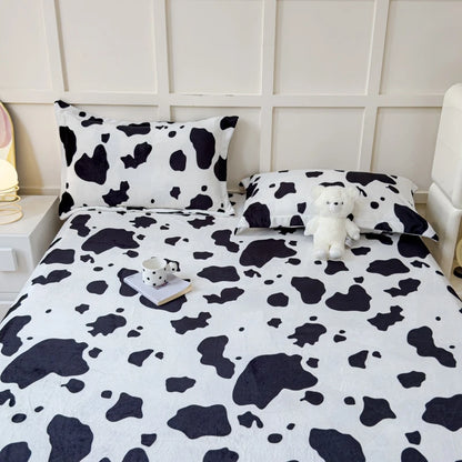 Milk Velvet Thickened Fitted Sheet – Soft Warm Winter Bedding Cow Print Dustproof Mattress Protector for Bedroom & Guest Room