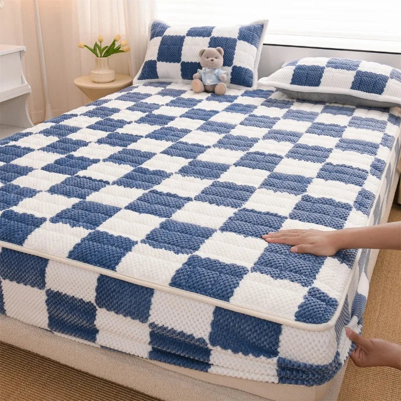 Winter Fleece Mattress Protective Cover | Thickened Milk Fleece Fitted Sheet | Padded Plaid 3-Piece Set