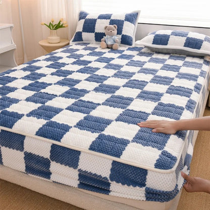 Winter Fleece Mattress Protective Cover | Thickened Milk Fleece Fitted Sheet | Padded Plaid 3-Piece Set