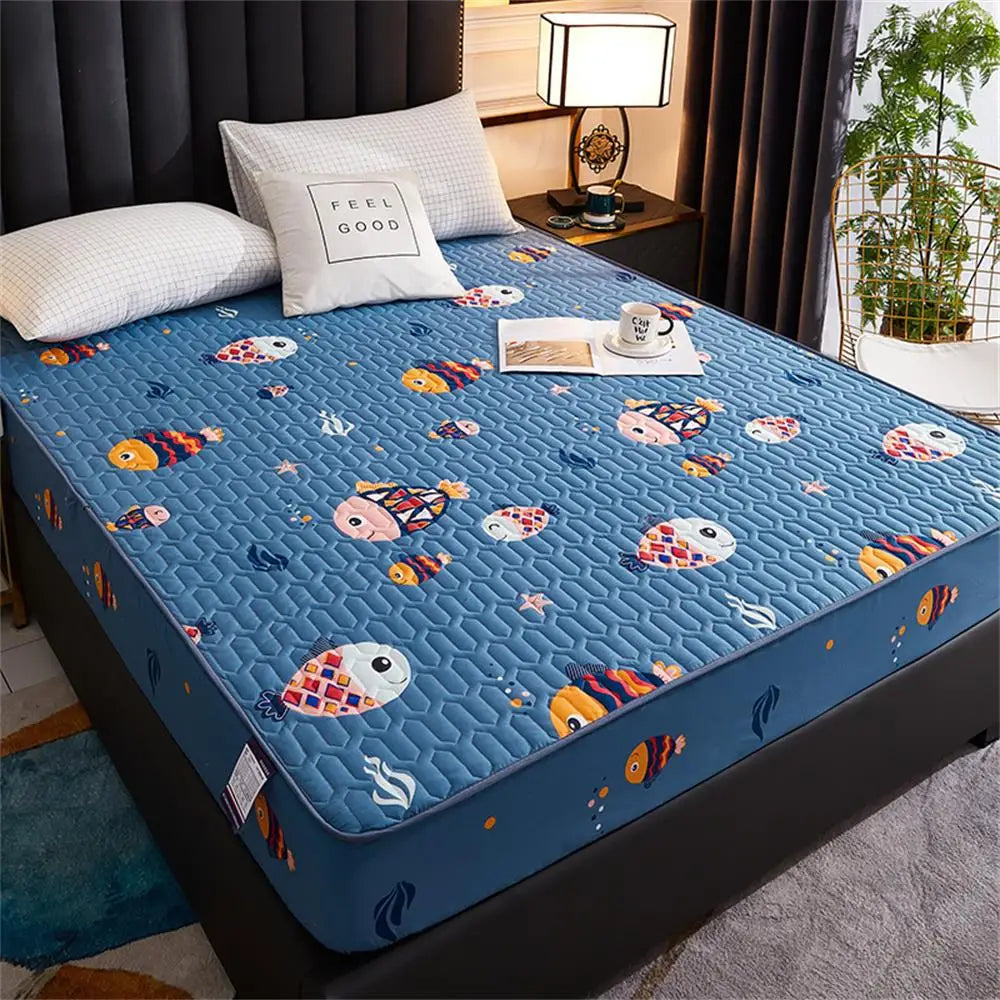 Waterproof Thickened Mattress Pad Protector – Skin-Friendly Durable Fitted Bed Sheet Cover, Latex Mat Cover (120x200 / 150x200 / 180x200)