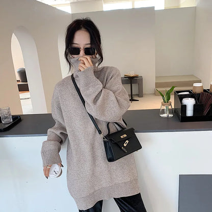 Style Women’s Shoulder Bag with Lock Closure – Trendy Embossed Crossbody Bag for Women