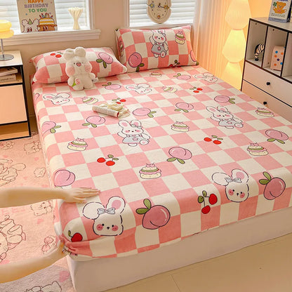 Milk Velvet Cartoon Printed Fitted Sheet – Plush Warm Mattress Protective Cover for Winter, Skin-Friendly Bed Cover for Dorm & Home