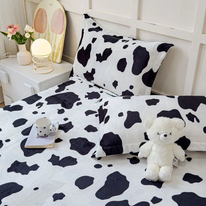 Milk Velvet Thickened Fitted Sheet – Soft Warm Winter Bedding Cow Print Dustproof Mattress Protector for Bedroom & Guest Room