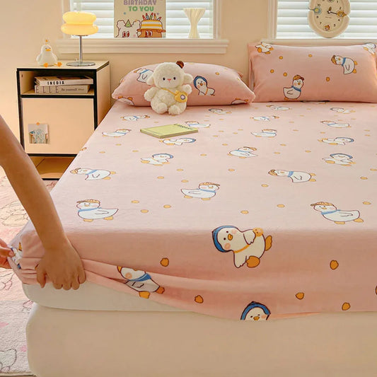 Milk Velvet Cartoon Printed Fitted Sheet – Plush Warm Mattress Protective Cover for Winter, Skin-Friendly Bed Cover for Dorm & Home