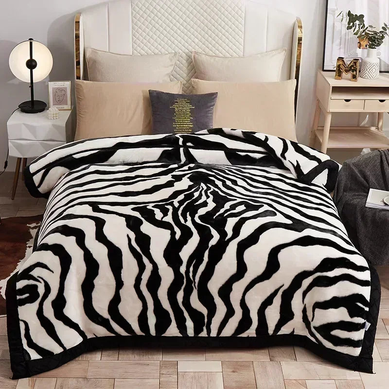 European Style Warm Raschel Blanket – Thickened Weighted Winter Comforter & Double-Sided Duvet