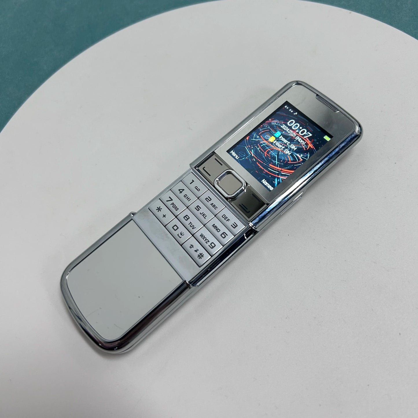 New Classic 8800 Slider Phone – 2.4" Screen, 2G GSM Dual SIM Dual Standby, Bluetooth, Multi-Language Mobile