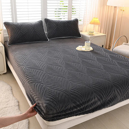 Luxury Carved Milk Velvet Fitted Sheet – Ultra Soft Thickened Mattress Protector for Winter
