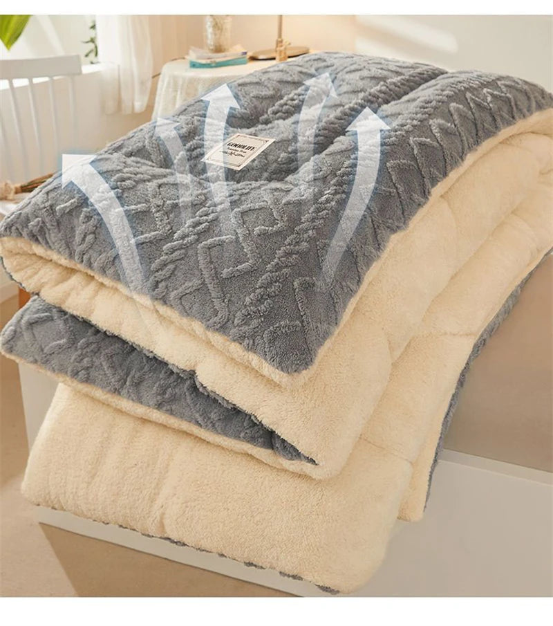Super Thick Winter Warm Blanket – Artificial Lamb Cashmere Weighted Quilt Comforter for Bed