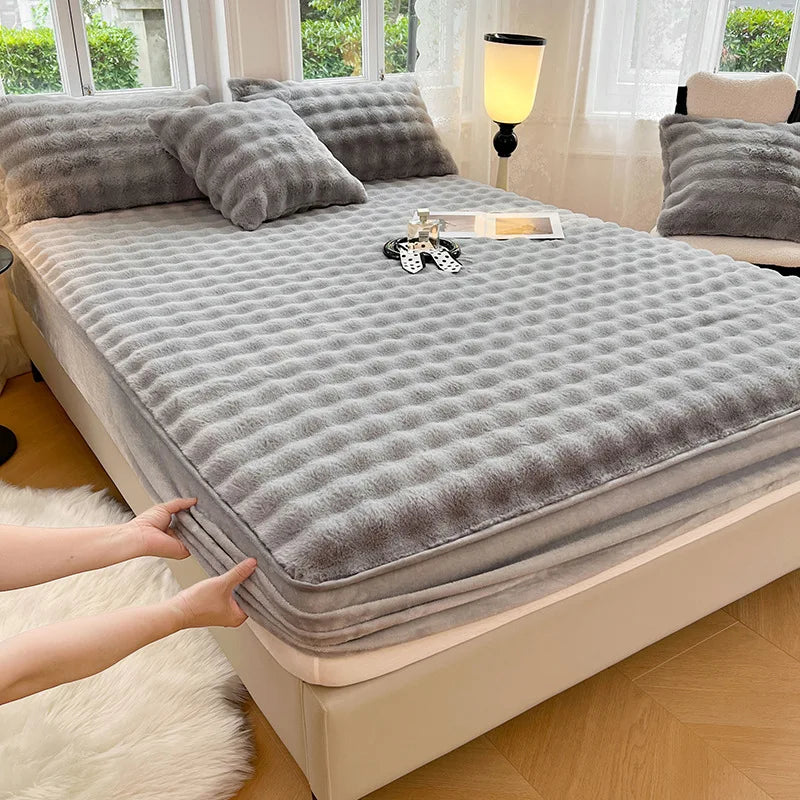 Rabbit Plush Fitted Sheet – Thick Coral Fleece Mattress Cover, Super Soft Warm Bedding for Autumn & Winter (Single Size)
