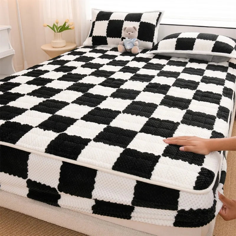 Winter Fleece Mattress Protective Cover | Thickened Milk Fleece Fitted Sheet | Padded Plaid 3-Piece Set