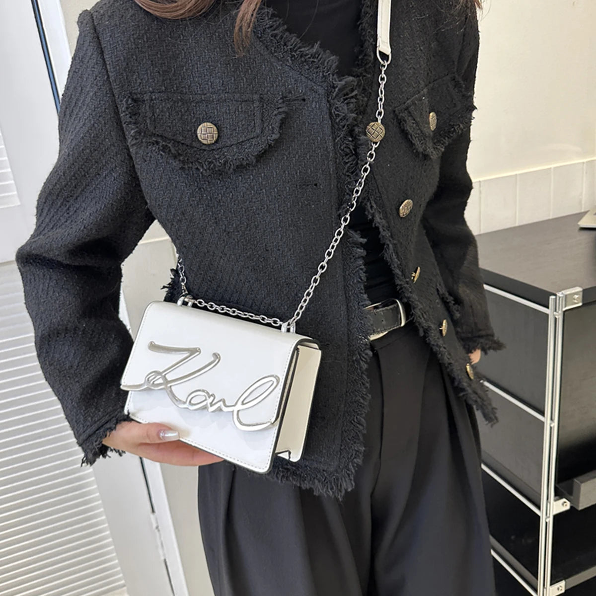 Fashionable Women’s Crossbody Bag – Solid Color Shoulder Bag with Metal Letter Logo & Chain-Link Strap