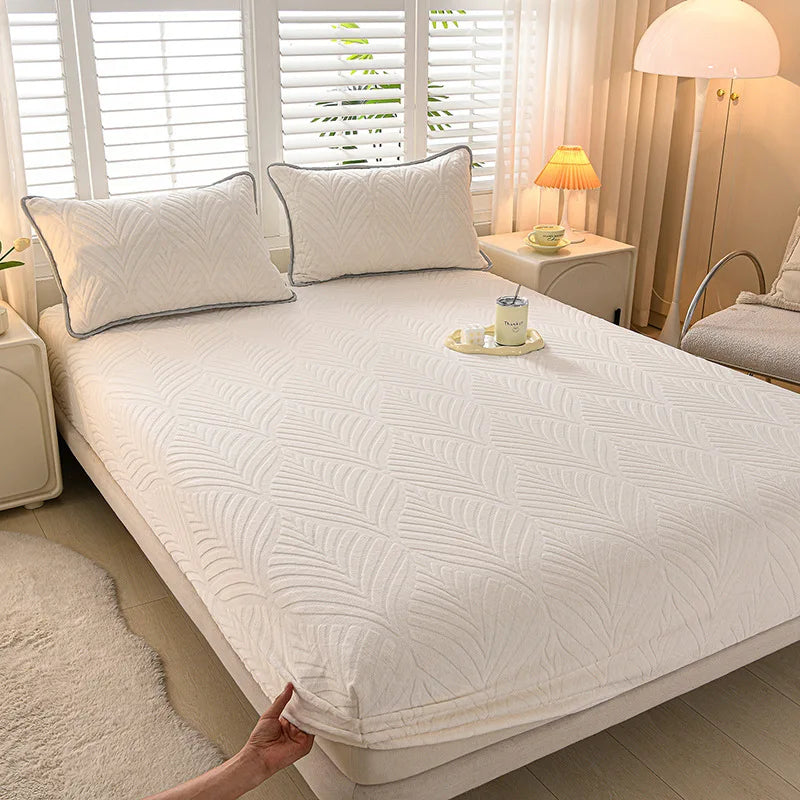 Luxury Carved Milk Velvet Fitted Sheet – Ultra Soft Thickened Mattress Protector for Winter
