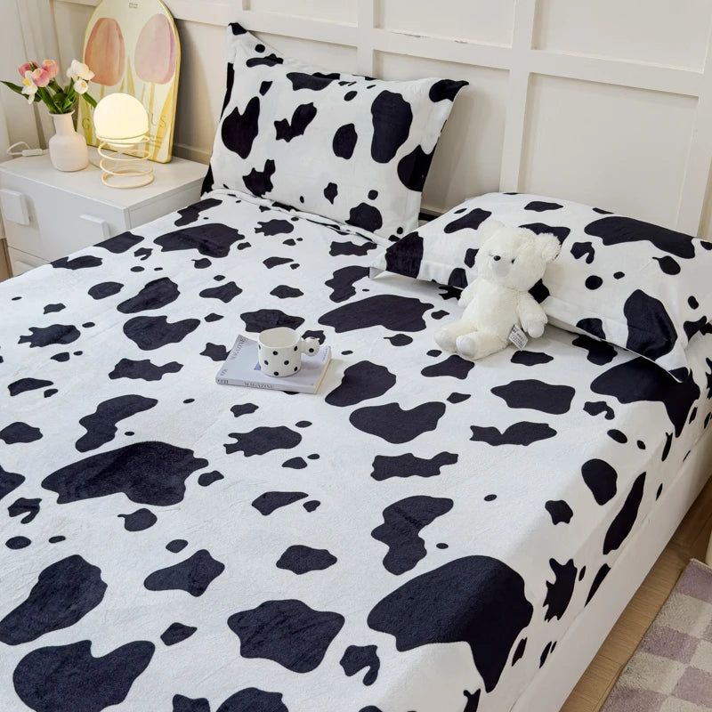 Milk Velvet Thickened Fitted Sheet – Soft Warm Winter Bedding Cow Print Dustproof Mattress Protector for Bedroom & Guest Room