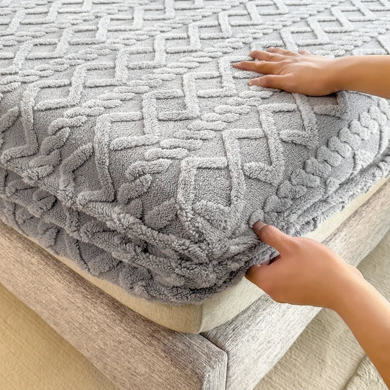 3D Embossed Velvet Bed Cover – Winter Warm Fitted Mattress Protector & Thickened Bedsheet