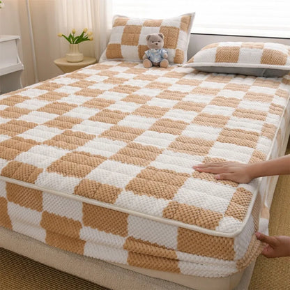Winter Fleece Mattress Protective Cover | Thickened Milk Fleece Fitted Sheet | Padded Plaid 3-Piece Set