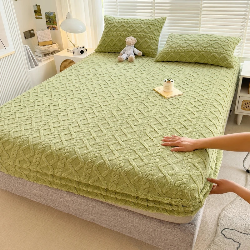 3D Embossed Velvet Bed Cover – Winter Warm Fitted Mattress Protector & Thickened Bedsheet
