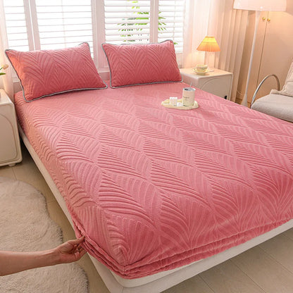 Luxury Carved Milk Velvet Fitted Sheet – Ultra Soft Thickened Mattress Protector for Winter