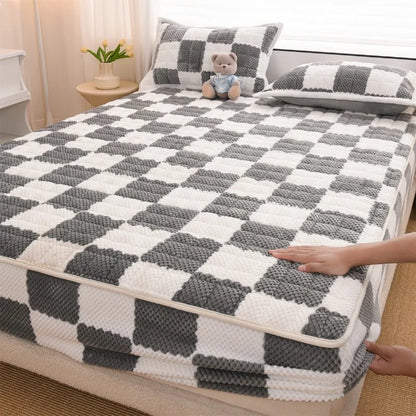 Winter Fleece Mattress Protective Cover | Thickened Milk Fleece Fitted Sheet | Padded Plaid 3-Piece Set