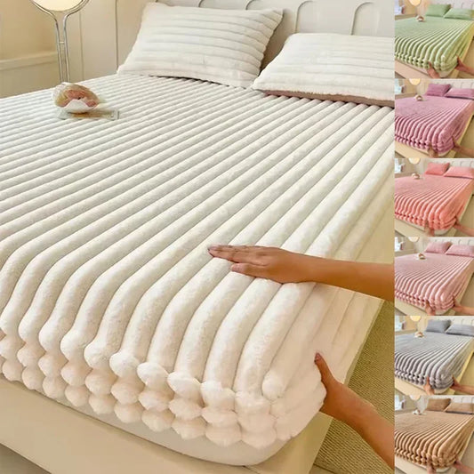 Soft Warm Plush Mattress Protector Cover – Winter Couple Fitted Sheet, Black & White Plaid Elastic Bed Protection Pad