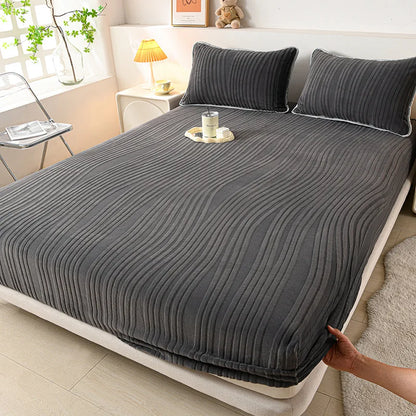 Luxury Carved Milk Velvet Fitted Sheet – Ultra Soft Thickened Mattress Protector for Winter