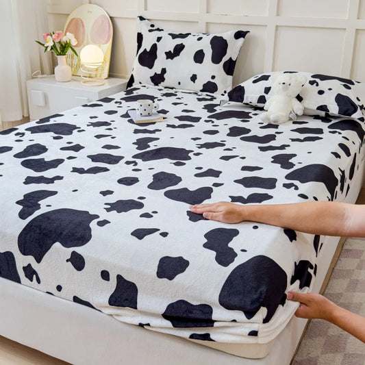 Milk Velvet Thickened Fitted Sheet – Soft Warm Winter Bedding Cow Print Dustproof Mattress Protector for Bedroom & Guest Room