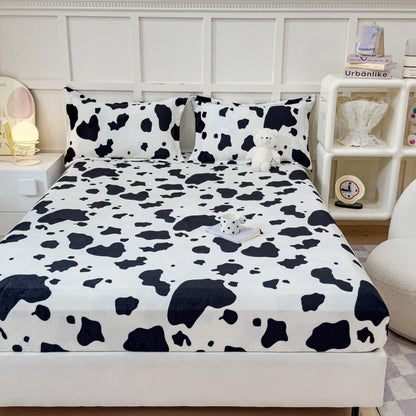 Milk Velvet Thickened Fitted Sheet – Soft Warm Winter Bedding Cow Print Dustproof Mattress Protector for Bedroom & Guest Room