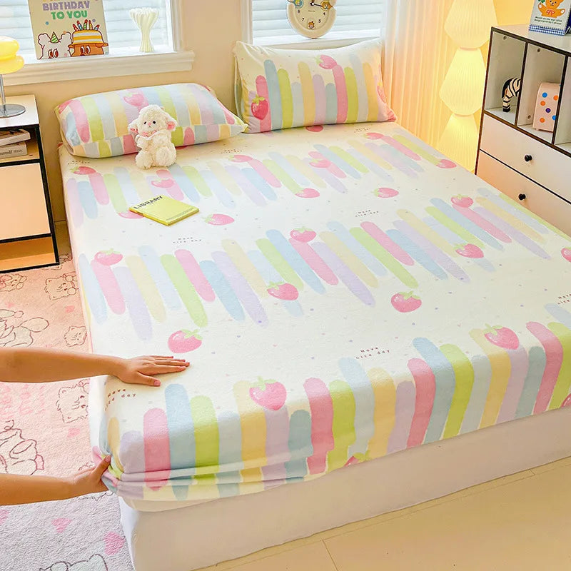 Milk Velvet Cartoon Printed Fitted Sheet – Plush Warm Mattress Protective Cover for Winter, Skin-Friendly Bed Cover for Dorm & Home