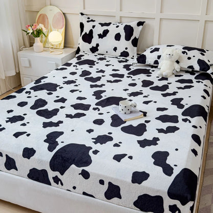Milk Velvet Thickened Fitted Sheet – Soft Warm Winter Bedding Cow Print Dustproof Mattress Protector for Bedroom & Guest Room